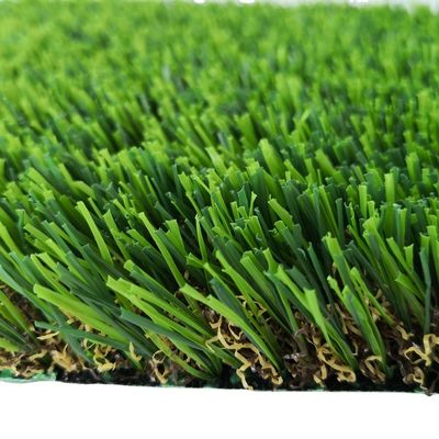 16800 Nähte/m2 Dichte Grün U-Form Synthetisches Gras mit hohem Dtex und grüner Farbe