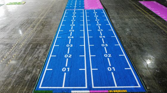 63000 Stiche/m2 Dichte Dorelom Indoor Gym Flooring Turf mit doppeltem PP NET SPU Backing