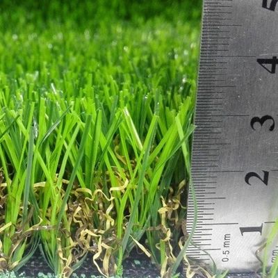 SPU-Beschichtung Weichgrünes natürliches künstliches Gras für den Außengarten Hintergrund Landschaft