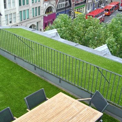 8204 Kunststoff-Grasteppich Die ultimative Lösung für Gartenlandschaftsgestaltung und -dekoration