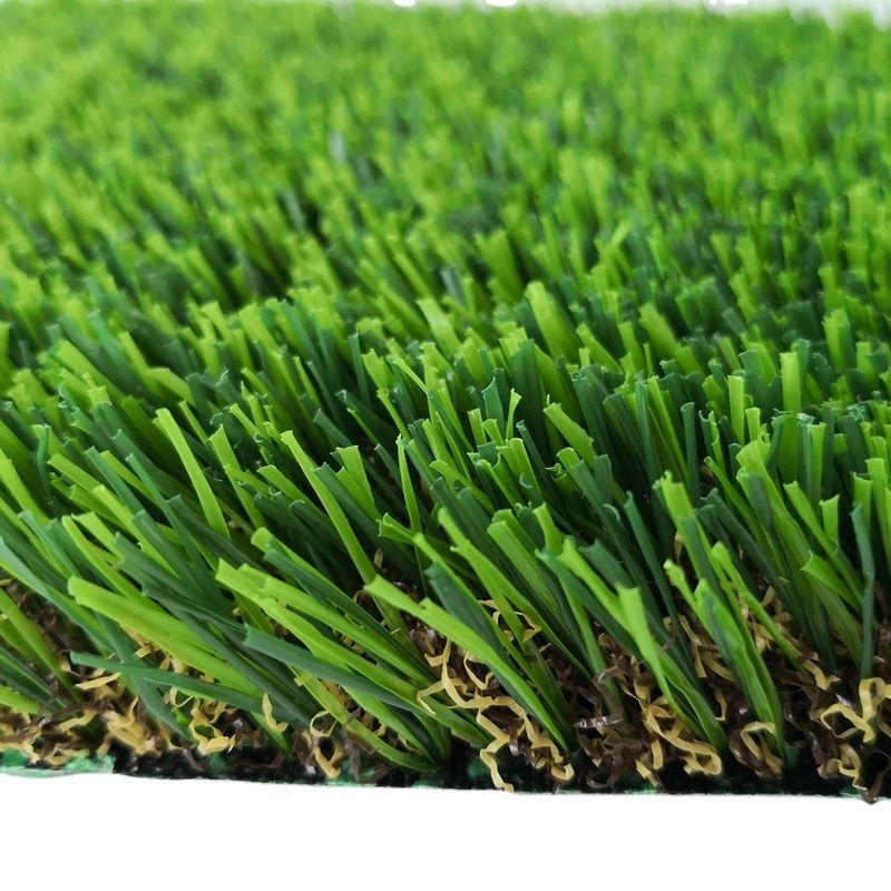 16800 Nähte/m2 Dichte Grün U-Form Synthetisches Gras mit hohem Dtex und grüner Farbe